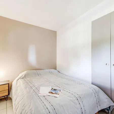Les Deux Voiles-2 Apartment